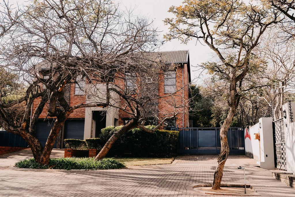 House 7 - Cover Photo