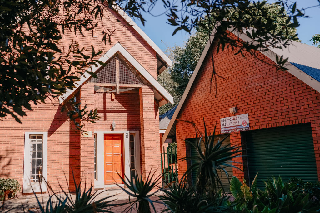 New - House 3 Cover Foto